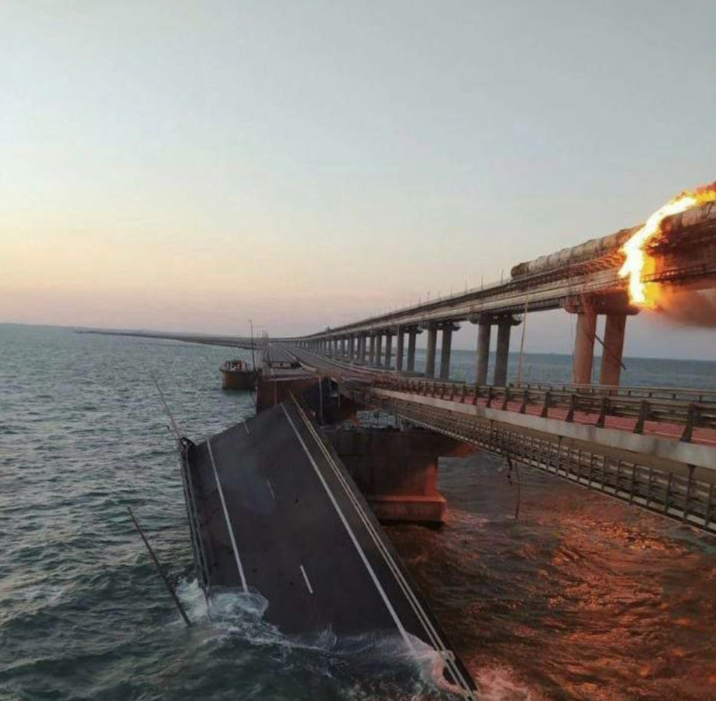 ODA Market Alert: Key bridge linking Crimea 🇺🇦 to Russia 🇷🇺, also named Putin’s bridge, hit by huge explosion.